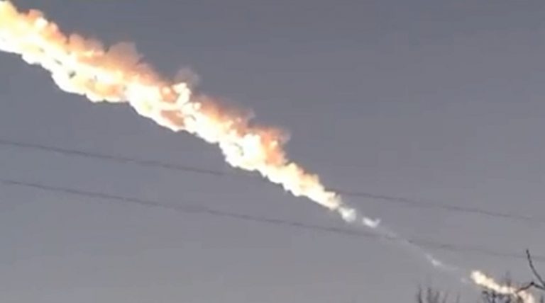 La pioggia di meteoriti sulla Russia