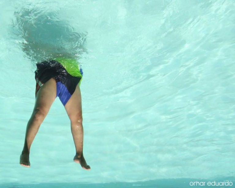 Perché è pericoloso fare pipì in piscina